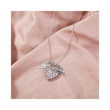 Collar Colgante Diseño De Corazón Enrejado Con Alas Plateado