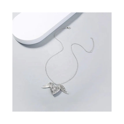 Collar Colgante Diseño De Corazón Enrejado Con Alas Plateado