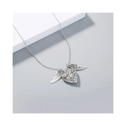 Collar Colgante Diseño De Corazón Enrejado Con Alas Plateado