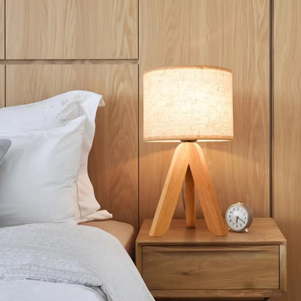 Lampara De Mesa Escritorio Tripode De Madera Con Pantalla