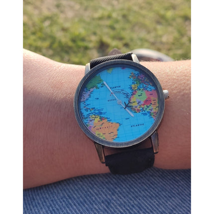 Reloj Con Mapa Mundo Y Avión Giratorio Unisex